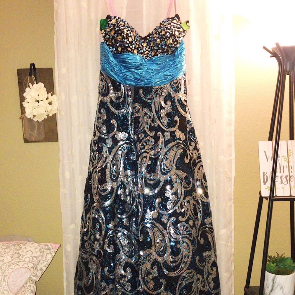 Prom Dress/Formal/Evening Gown